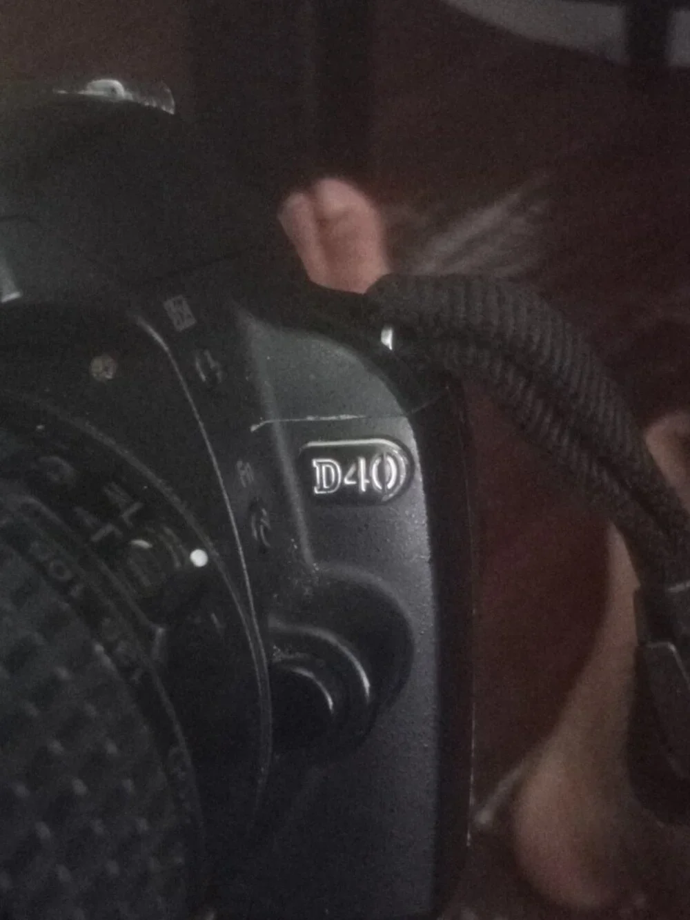 Nikon D40 6.1MP DSLR Camera Kit/AF-S DX 55-200mm Lens For Parts Only